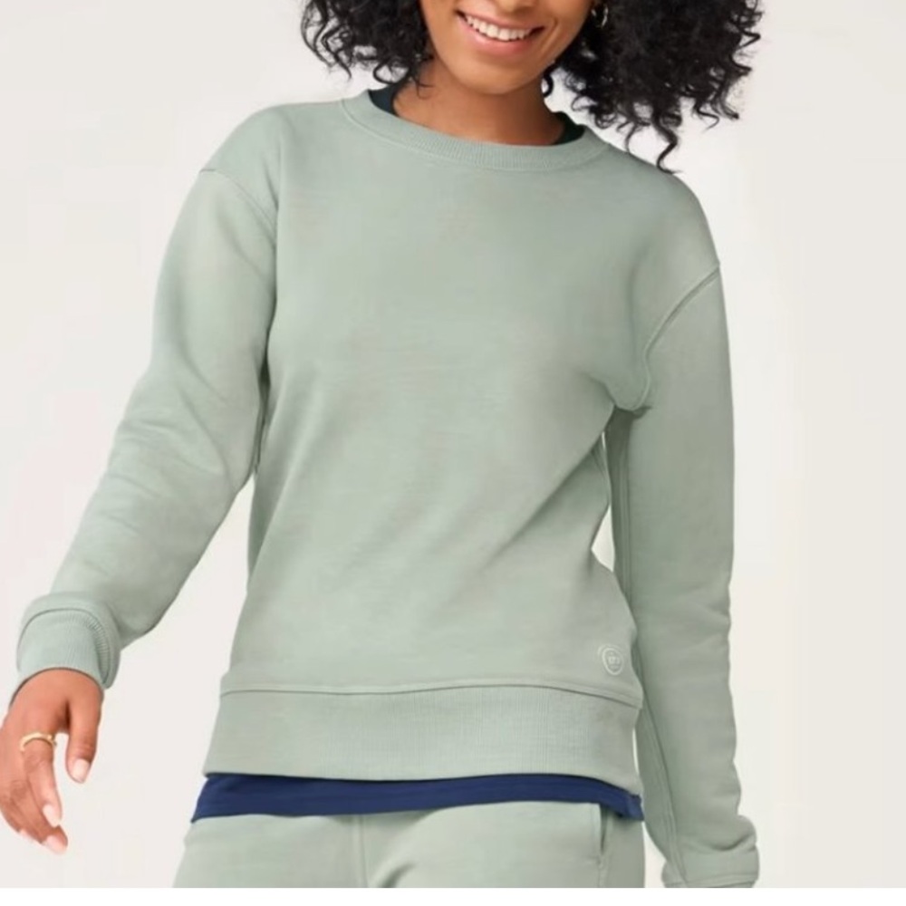 Allbirds women’s R&R crewneck sweatshirt- hazy pine. Organic cotton & hemp